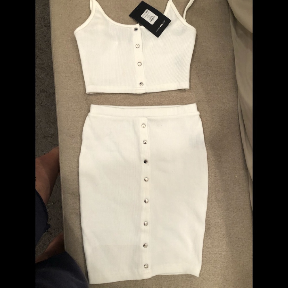 Flirty feels skirt set